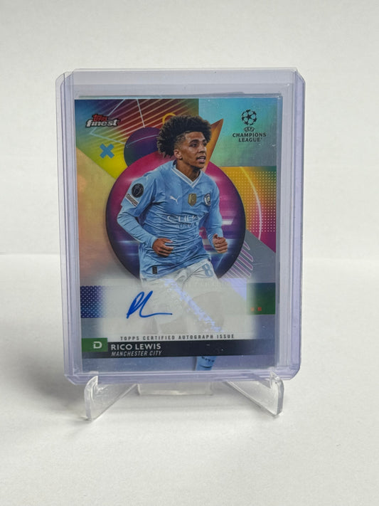 Rico Lewis - Topps Finest Rookie Autograf (Man City)